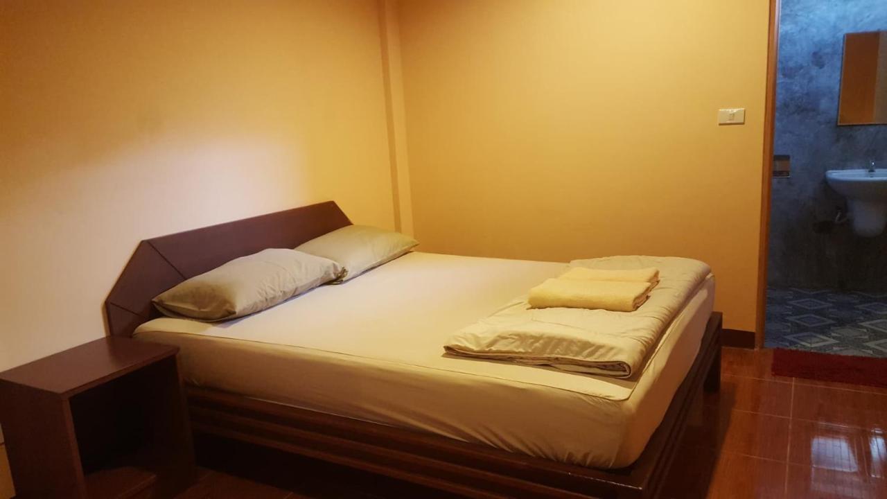 Phatra Hostel Thong Sala Buitenkant foto