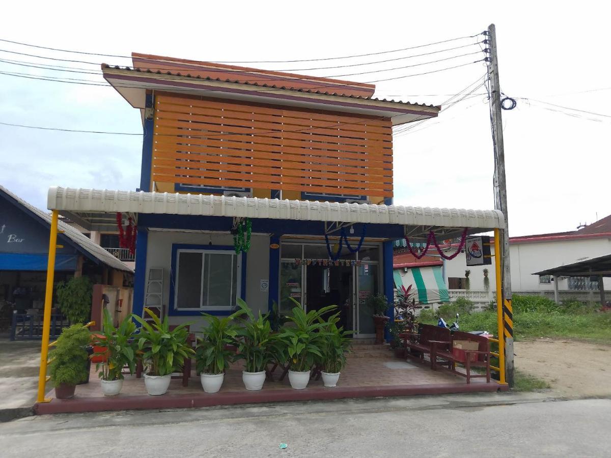 Phatra Hostel Thong Sala Buitenkant foto