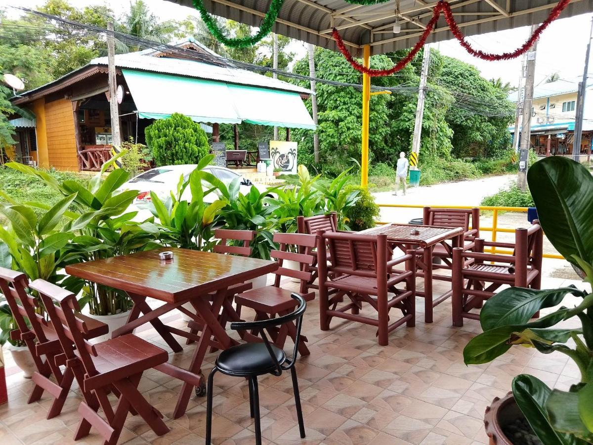 Phatra Hostel Thong Sala Buitenkant foto