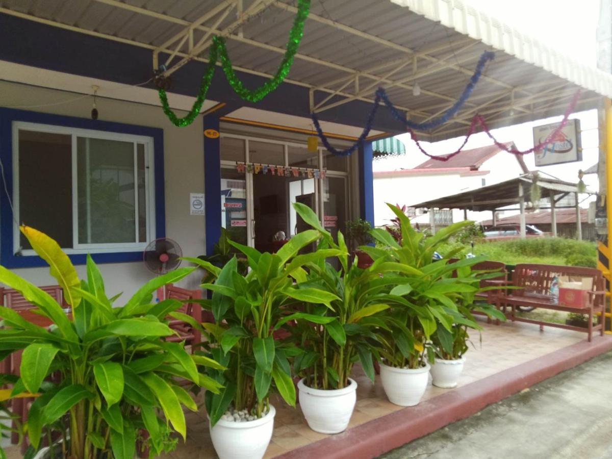 Phatra Hostel Thong Sala Buitenkant foto
