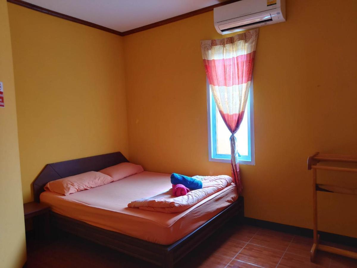 Phatra Hostel Thong Sala Buitenkant foto