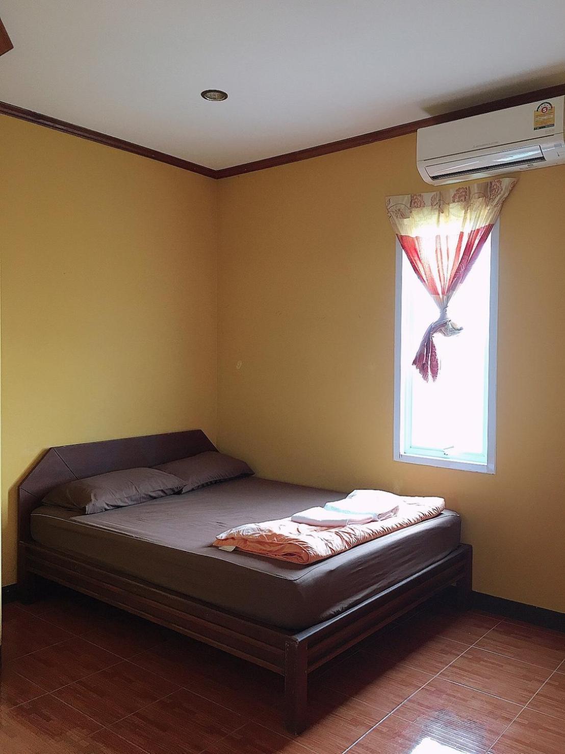 Phatra Hostel Thong Sala Buitenkant foto